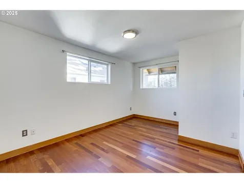 5804 SE Lafayette Street Portland OR 97206