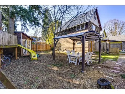 5804 SE Lafayette Street Portland OR 97206