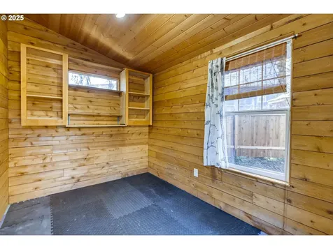 5804 SE Lafayette Street Portland OR 97206