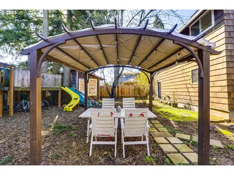 5804 SE Lafayette Street Portland OR 97206
