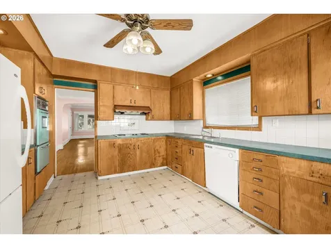 1911 SE 42nd Avenue Portland OR 97215