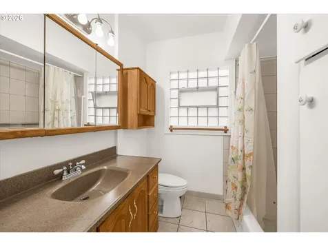 1911 SE 42nd Avenue Portland OR 97215