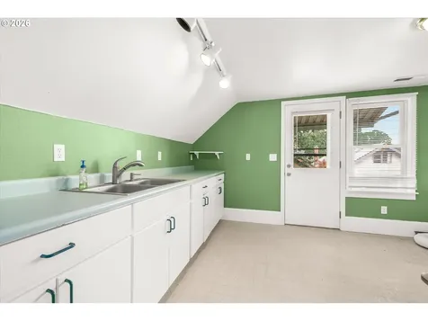 1911 SE 42nd Avenue Portland OR 97215