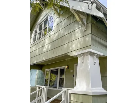 1911 SE 42nd Avenue Portland OR 97215