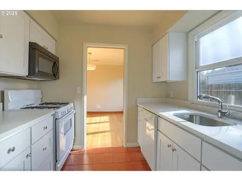 7310 NE Prescott Street Portland OR 97218