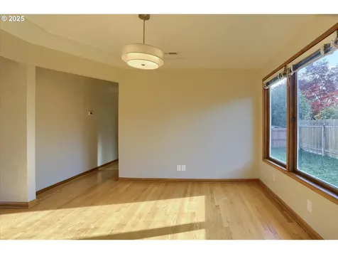 7310 NE Prescott Street Portland OR 97218