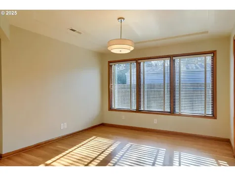 7310 NE Prescott Street Portland OR 97218