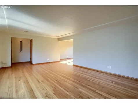 7310 NE Prescott Street Portland OR 97218