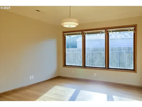 7310 NE Prescott Street Portland OR 97218