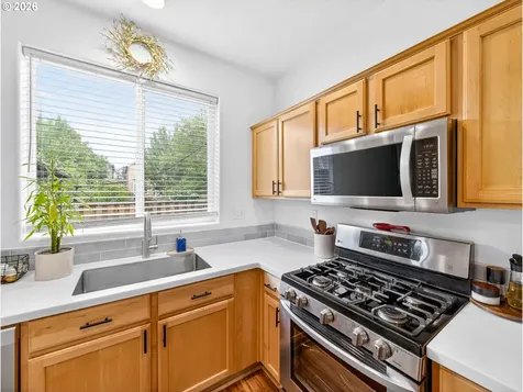 3572 SE Pinewood Avenue Hillsboro OR 97123