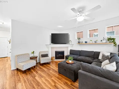 3572 SE Pinewood Avenue Hillsboro OR 97123