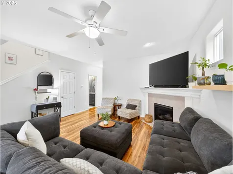 3572 SE Pinewood Avenue Hillsboro OR 97123