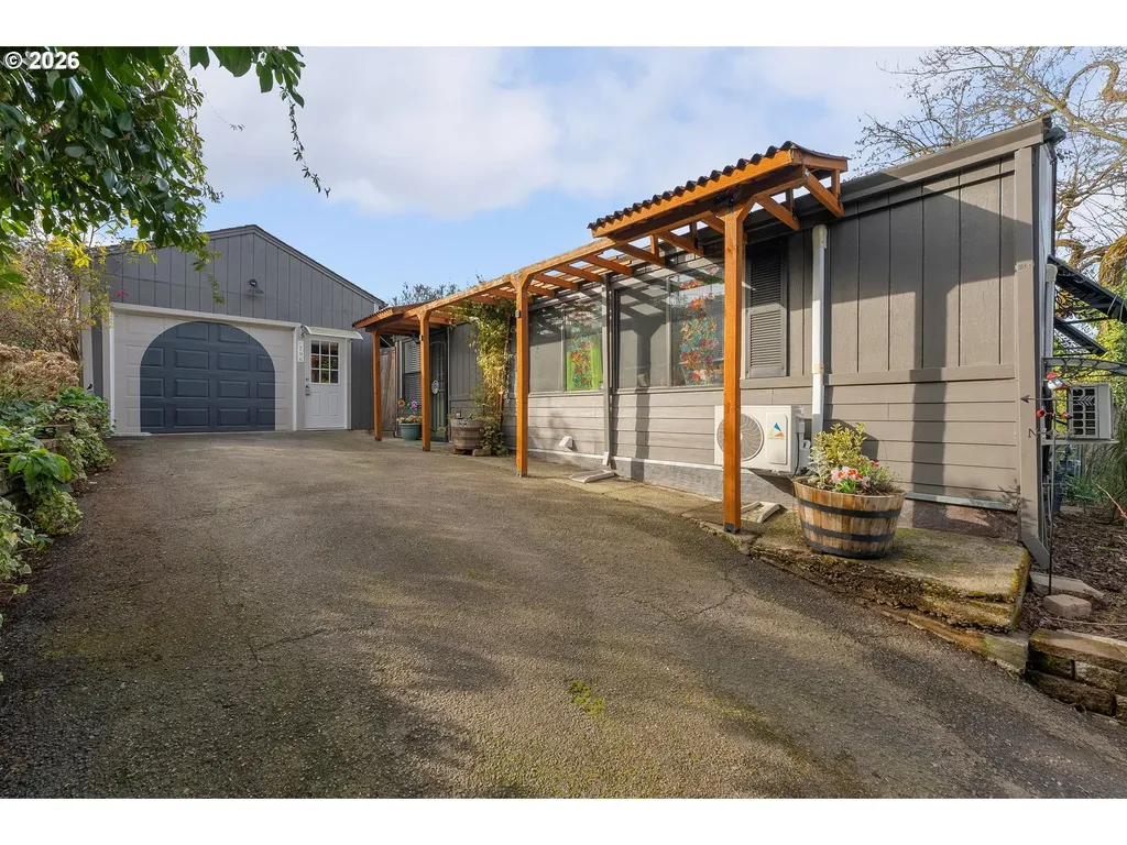 796 W Pilger Street Roseburg OR 97471