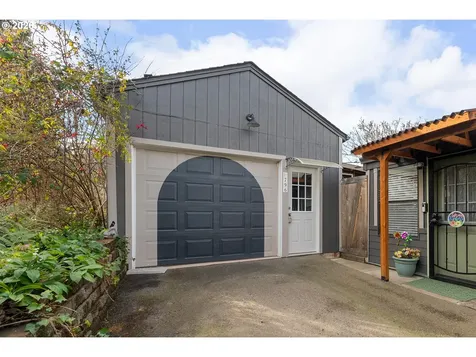 796 W Pilger Street Roseburg OR 97471