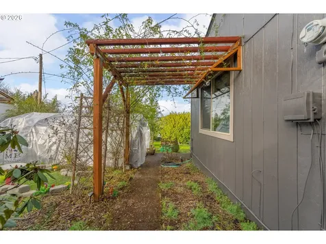 796 W Pilger Street Roseburg OR 97471