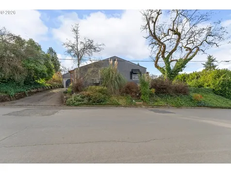 796 W Pilger Street Roseburg OR 97471