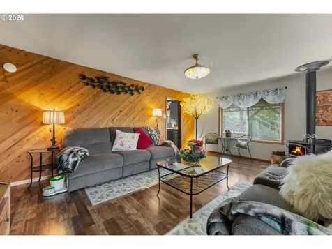 796 W Pilger Street Roseburg OR 97471