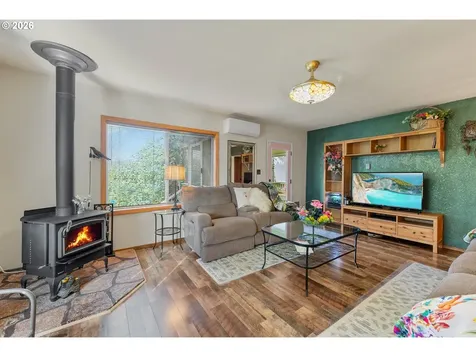 796 W Pilger Street Roseburg OR 97471