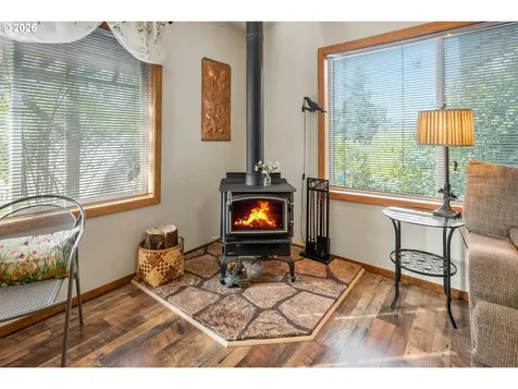 796 W Pilger Street Roseburg OR 97471