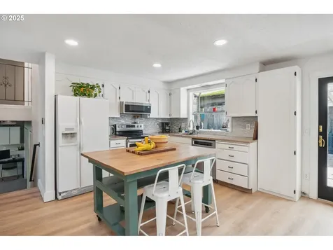 14990 SW Carolwood Drive Beaverton OR 97007