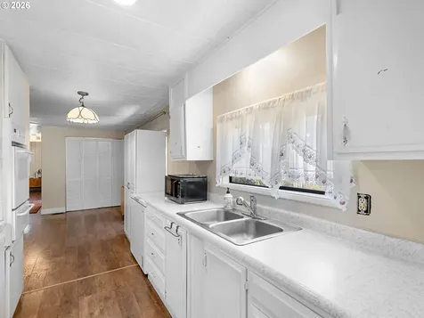 11450 SW Royal Villa Drive Portland OR 97224