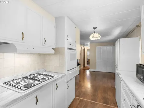 11450 SW Royal Villa Drive Portland OR 97224