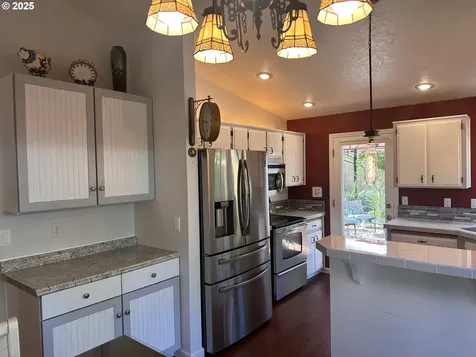 1144 Cayuse Circle SE Salem OR 97306