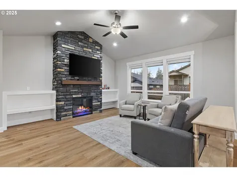 1671 NE Joy Lane Estacada OR 97023