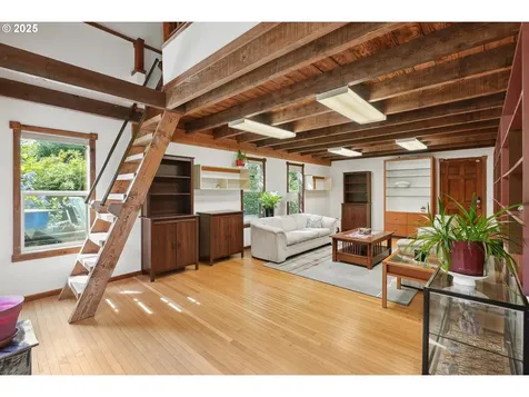 4401 SW 40th Avenue Portland OR 97221