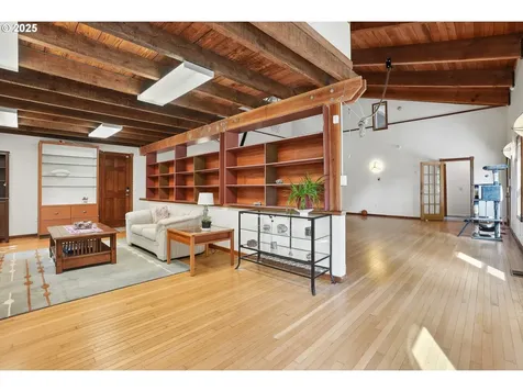 4401 SW 40th Avenue Portland OR 97221