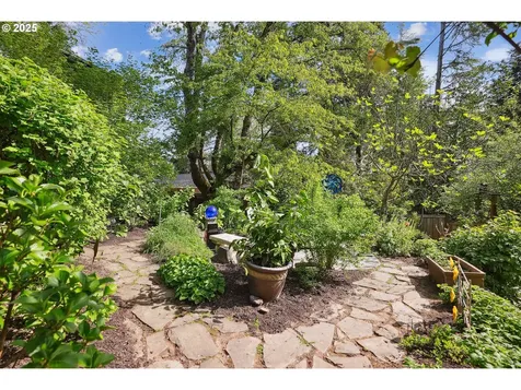 4401 SW 40th Avenue Portland OR 97221