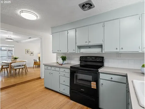 8523 SE 65th Avenue Portland OR 97206