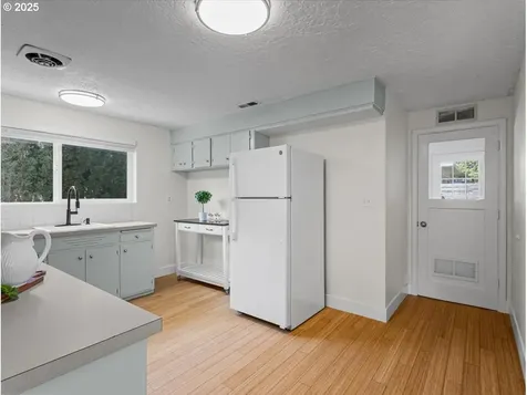 8523 SE 65th Avenue Portland OR 97206