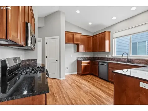 6068 NE Tuscan Loop Albany OR 97321