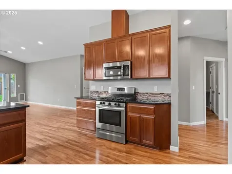 6068 NE Tuscan Loop Albany OR 97321