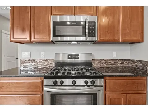 6068 NE Tuscan Loop Albany OR 97321