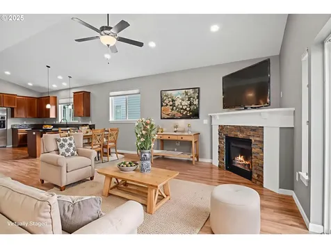 6068 NE Tuscan Loop Albany OR 97321