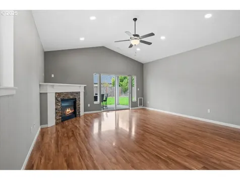 6068 NE Tuscan Loop Albany OR 97321