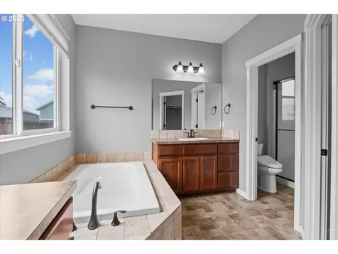 6068 NE Tuscan Loop Albany OR 97321