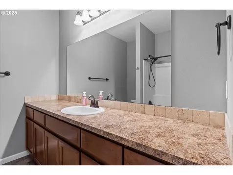 6068 NE Tuscan Loop Albany OR 97321