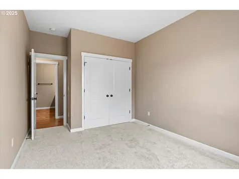 6068 NE Tuscan Loop Albany OR 97321