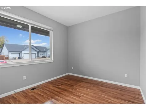 6068 NE Tuscan Loop Albany OR 97321