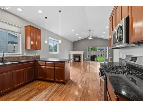 6068 NE Tuscan Loop Albany OR 97321