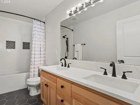 5417 N Street Washougal WA 98671