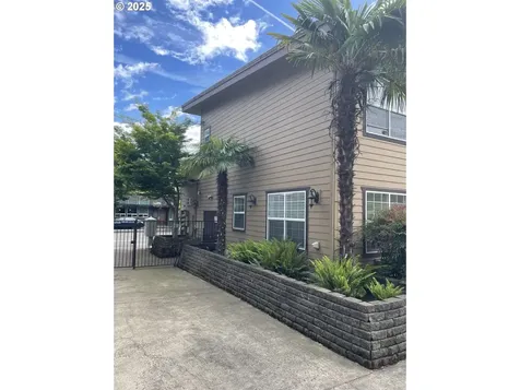 2845 NE M L King Boulevard NE Portland OR 97212