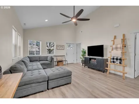 6411 SE 94th Avenue Portland OR 97266