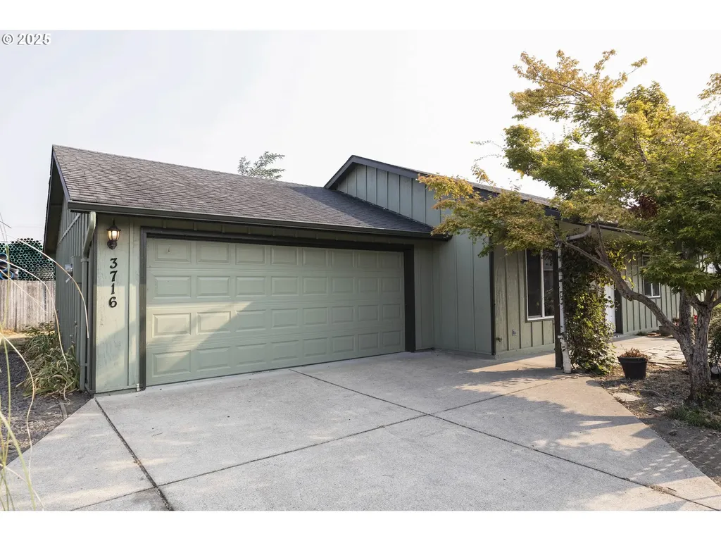 3716 E Street Springfield OR 97478