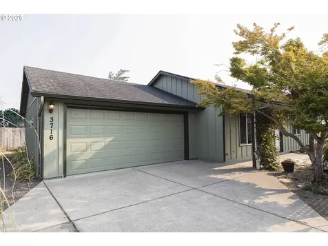 3716 E Street Springfield OR 97478