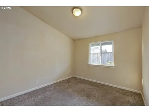 3716 E Street Springfield OR 97478