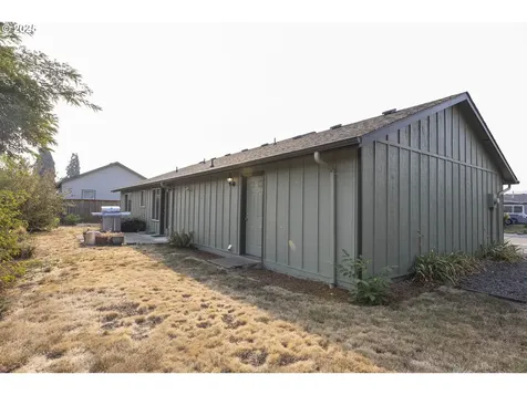 3716 E Street Springfield OR 97478
